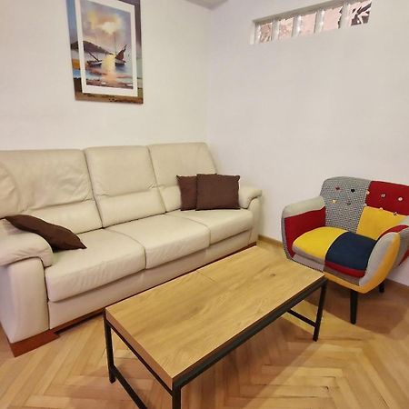 3 Room City Center Apartment By Bratislavatrip Dış mekan fotoğraf