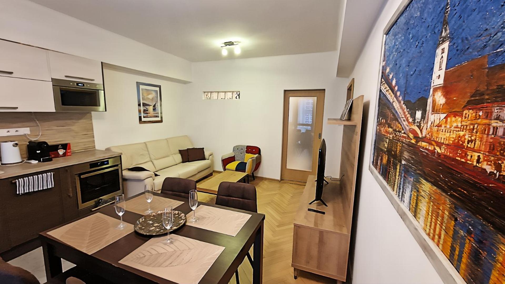 3 Room City Center Apartment By Bratislavatrip Dış mekan fotoğraf